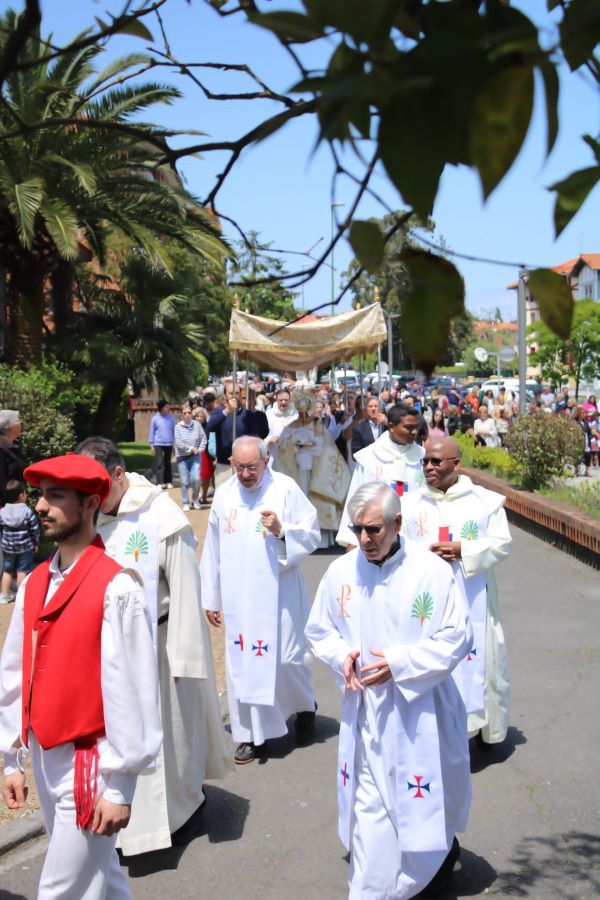 Hirukoiztarrak Algorta