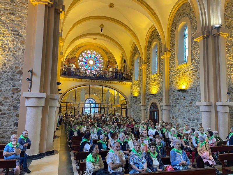 600 jubilatu baino gehiago batu ziran zapatuz Etxebarrin