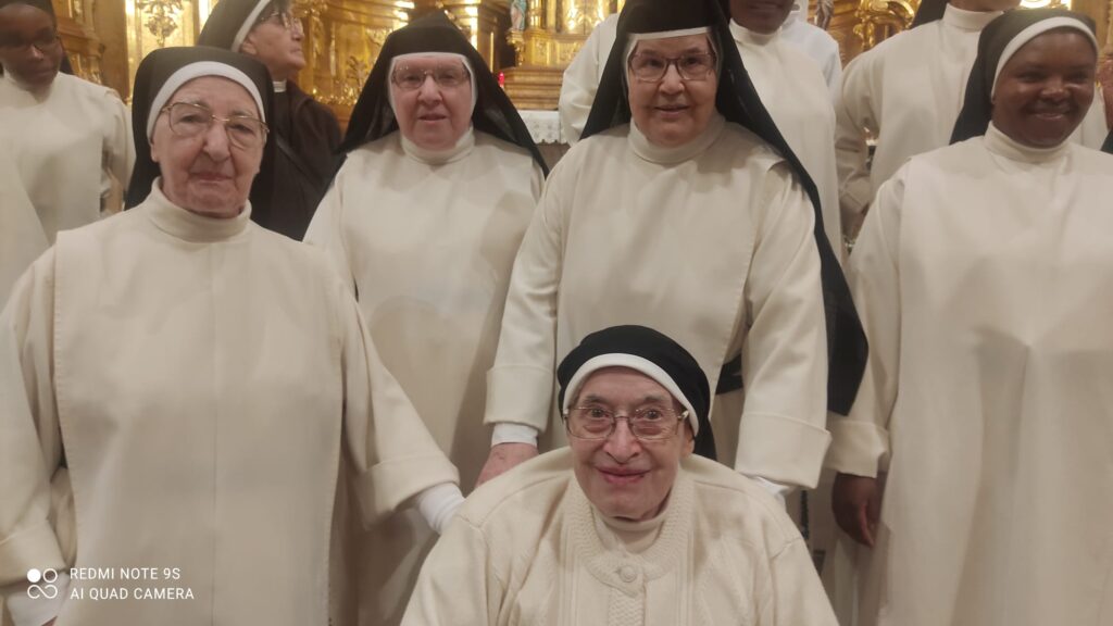 Klausurako monjen topaketa Elorrion