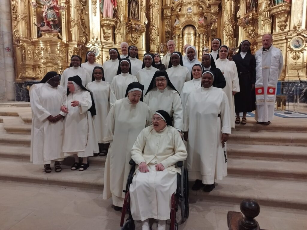 Klausurako monjen topaketa Elorrion